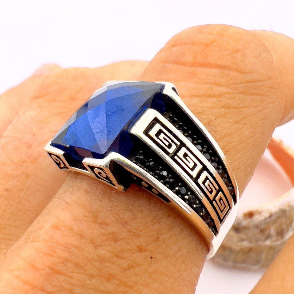 Blue Sapphire Minimalist Ring Men's Jewelry - TryAladdin