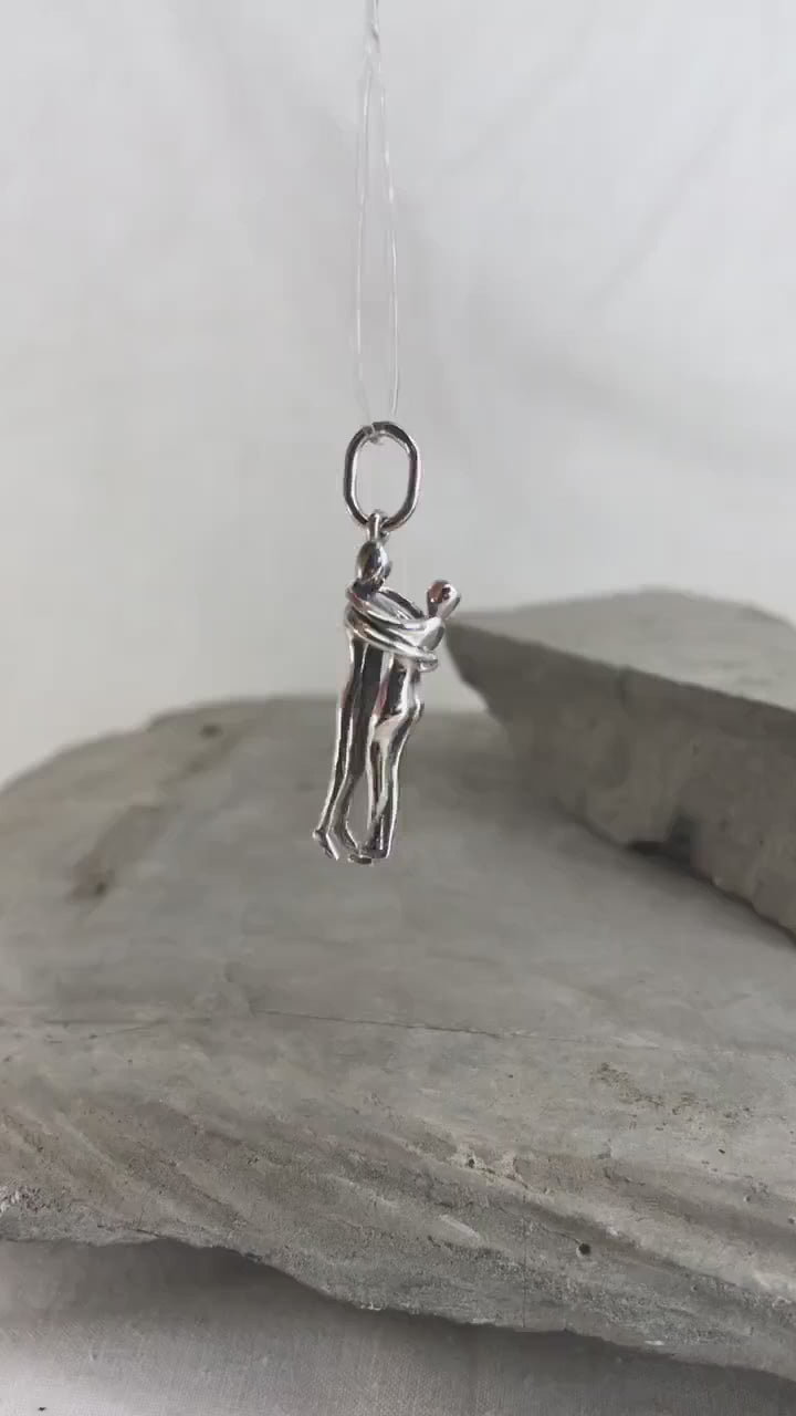 Taki | Umarmendes Paar Unisex Liebhaber Edelstahl Halskette