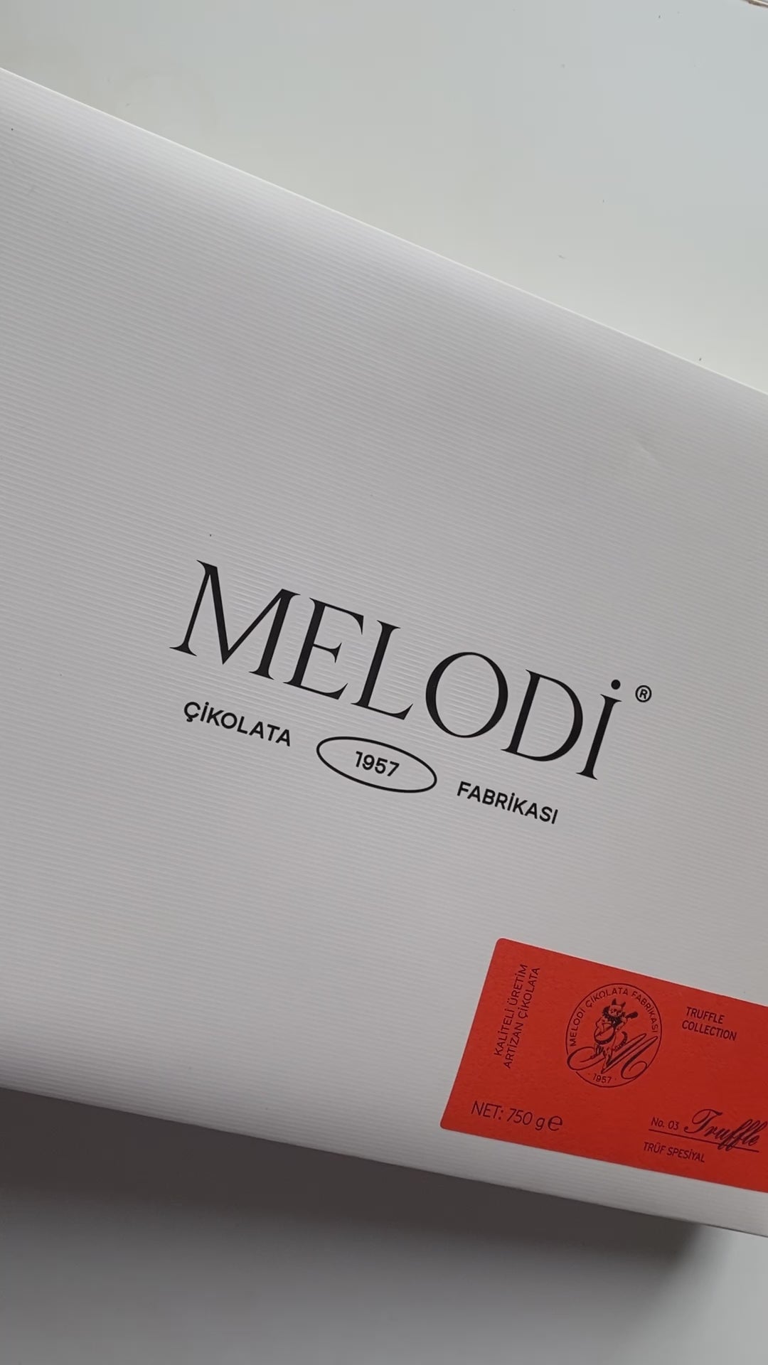 Melodi - 1957 Serie Melodie Geschenk-Trüffelpralinen - 750 Gramm